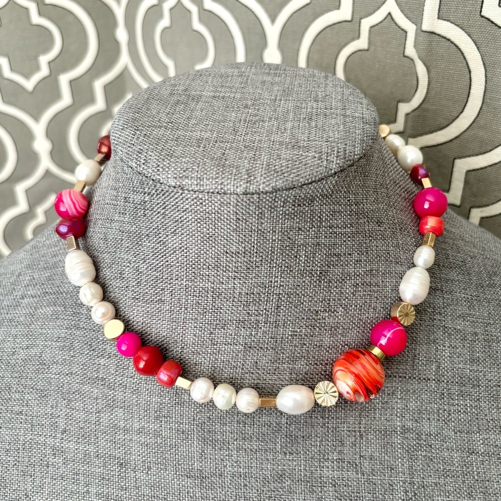 NEW Pink and Pearl Necklace